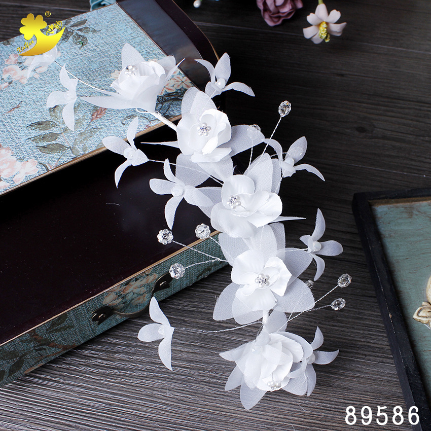 Xinyun Zhihua Bridal headwear, handcrafted and simple plum blossom-encrusted diamond wedding satin, photo studio, stage, catwalk, hair accessory