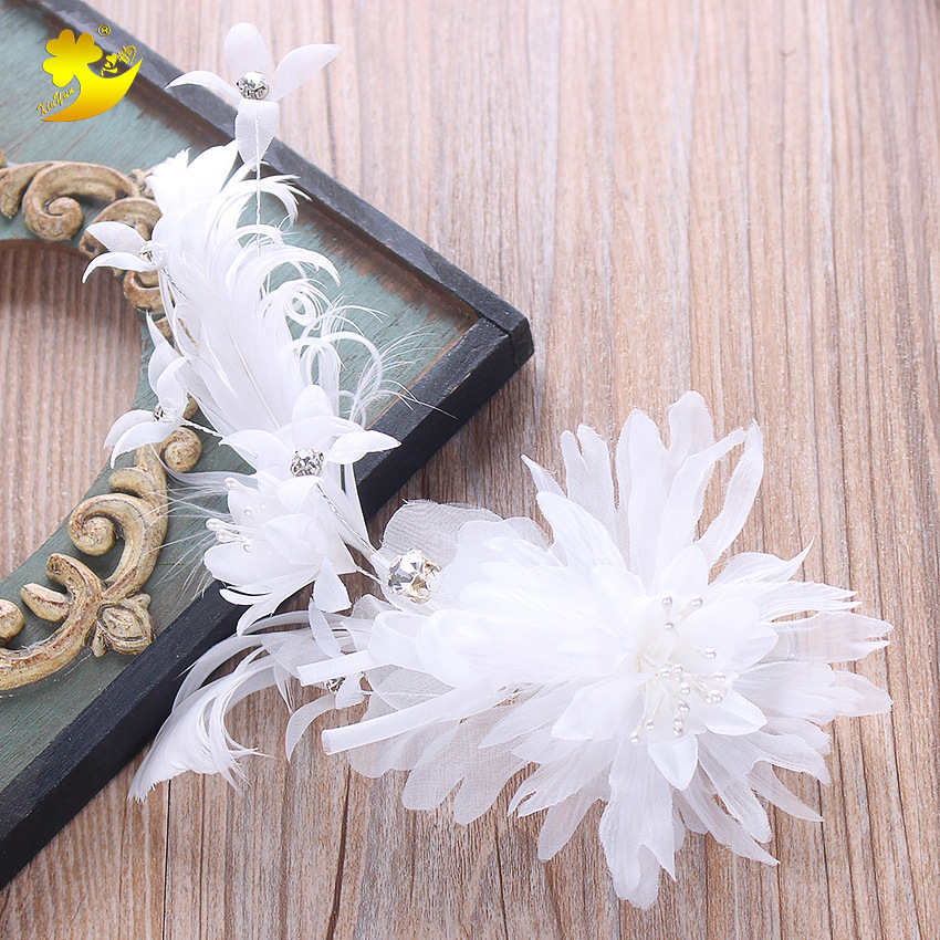 Foreign trade bride headwear, white bouquet, vacation photography, Yiwu hair accessories, evening and banquet accessories, advertising promotion, headclip details Picture