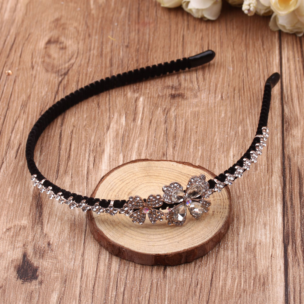 Star-style Korean version water diamond pearl hair band for washing face, simple hair press clip, sweet clip head accessory, anti-slip head Specification image