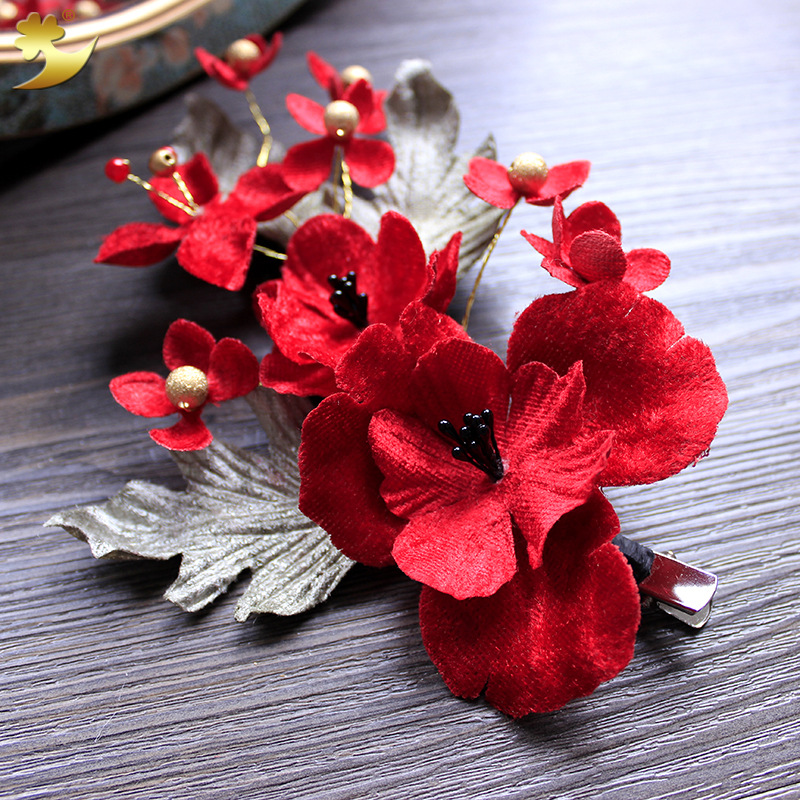 Wholesale of popular hair clips, retro Xiuhe bride's toasting dress, handcrafted red rose Chinese-style dress hair clips Specification image