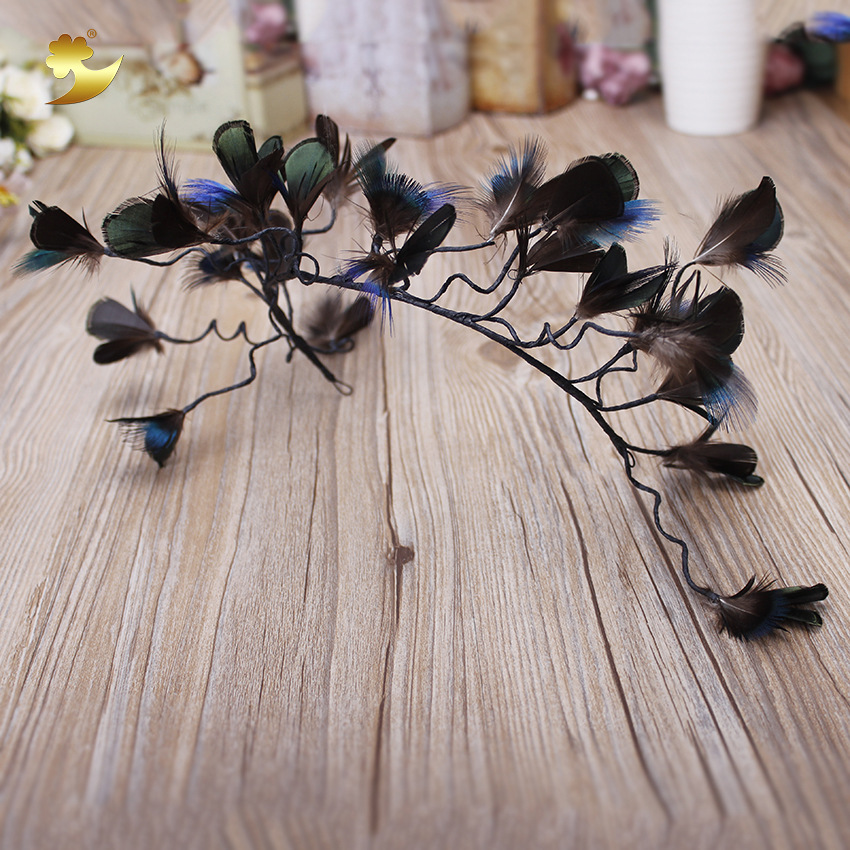 Xinyun Direct Sales Baroque feather bride Peacock Feather fan-shaped headwear Crown Versatile Cheongsam photo headwear Application Scenario