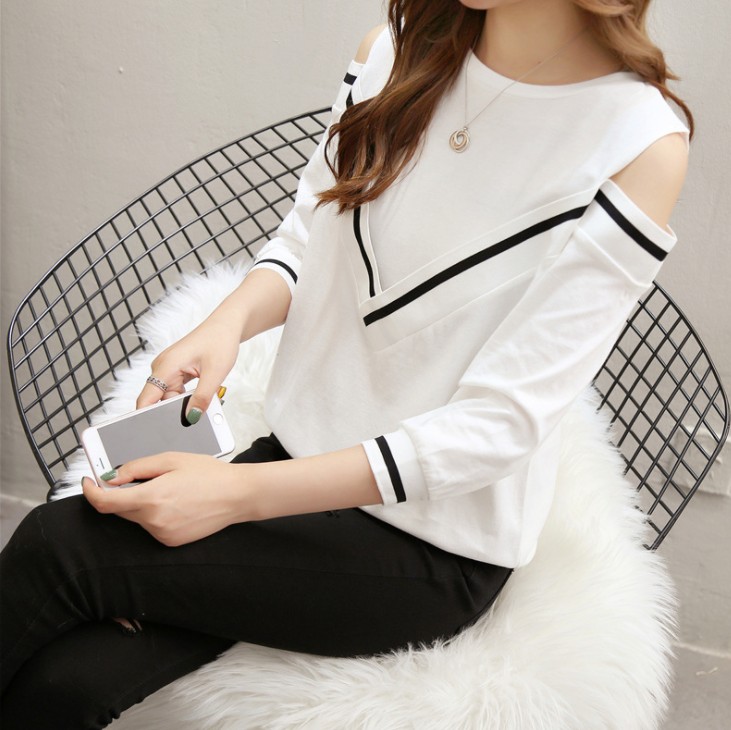 Spring and Autumn new versatile T-shirt for women, 7-inch sleeved off-the-shoulder long-sleeved sexy half-sleeved top