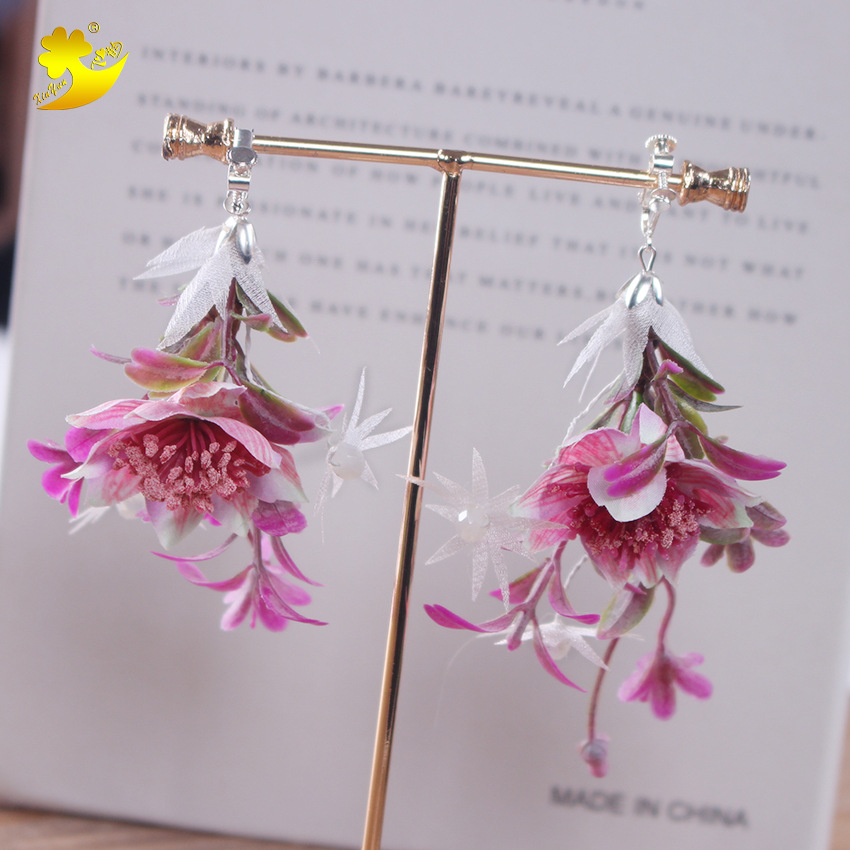 Forest-style bride headwear, exaggerated, fashionable and elegant European and American style, purple-red plastic ear clips, versatile and creative earrings, holiday promotion