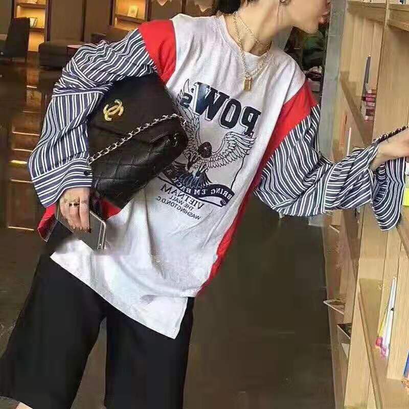 This autumn outfit features a color-blocking and striped long-sleeved sweatshirt with a unique, loose and casual design for women Application Scenario