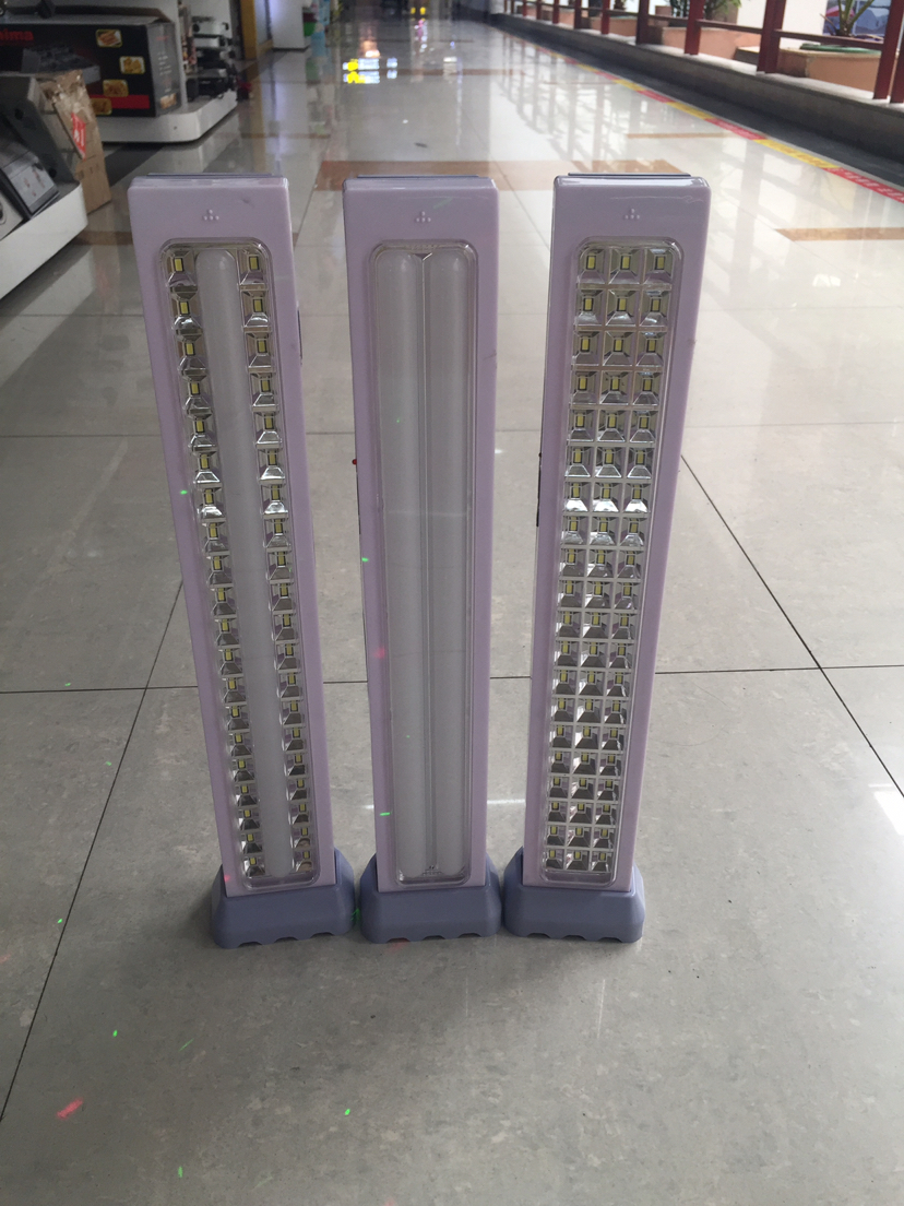 LED应急灯家用充电款停电照明应急消防出口工作灯