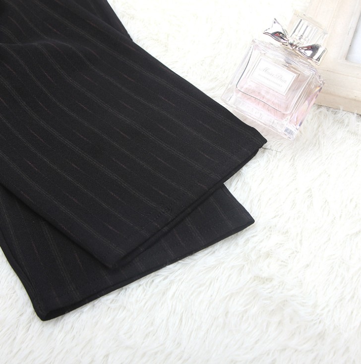 Autumn loose, large-sized pocket casual outerwear mom pants for women and high-waisted, loose and tight linen pants for the elderly Application Scenario