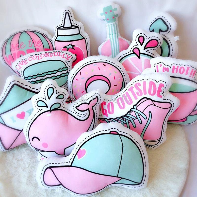 印花抱枕ins彩色印花抱枕家居抱枕二次元少女抱枕靠垫毛绒玩具