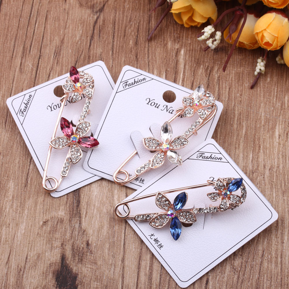 Wholesale of accessories, rhinestone pins, clothing fasteners, luxurious and elegant Korean shawls, women's coats, decorative brooches