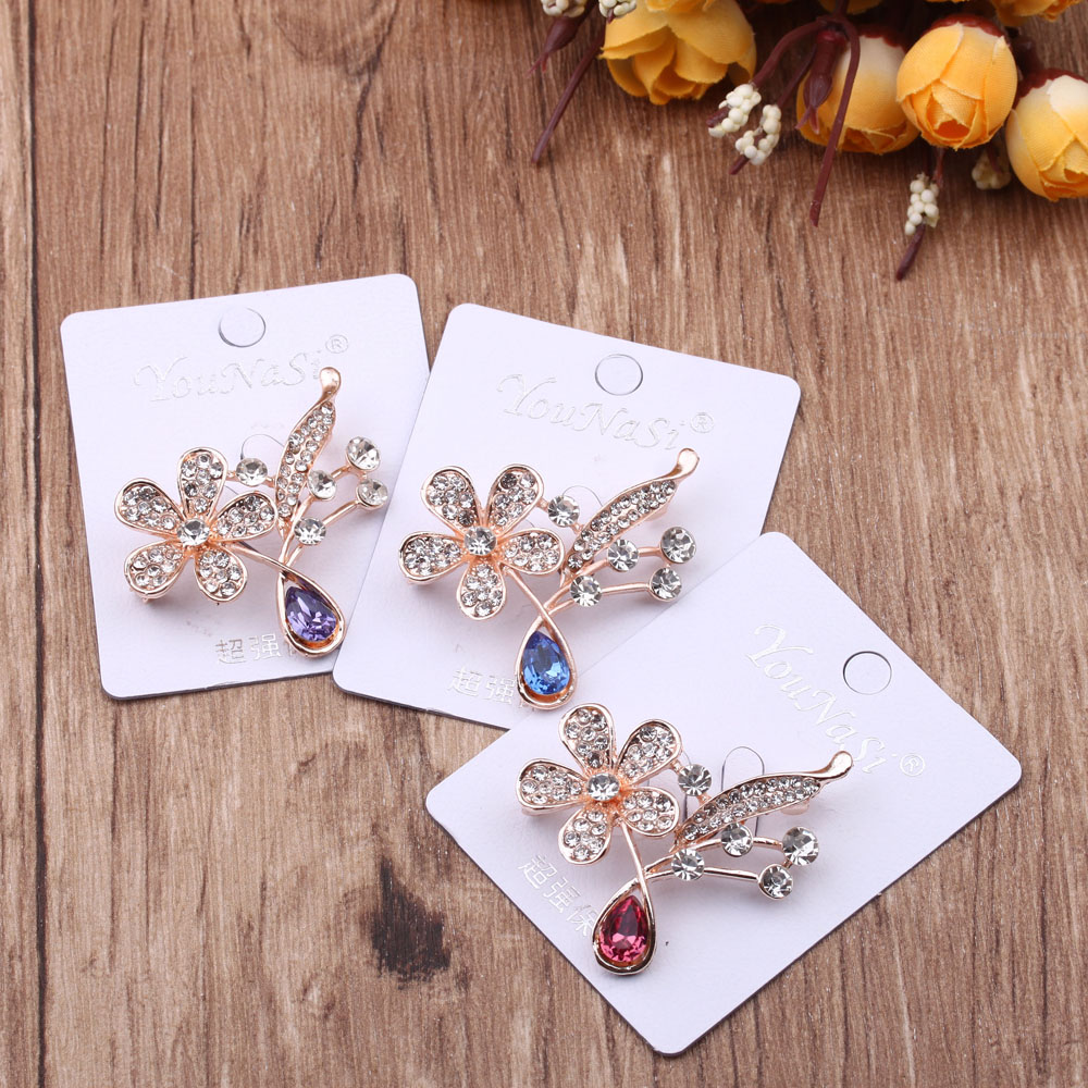 Boutonnieres, brooches, high-end brooch accessories, creative and versatile suits, luxurious and elegant banquet accessories Item Picture
