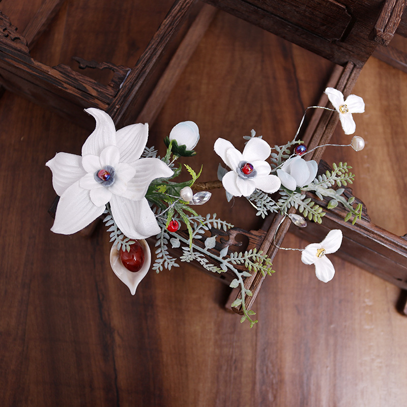 Bride hairpin headwear, forest-style super fairy-like Korean adult short hair clip, wedding dress hair accessory, side clip, hair flower hairpin Application Scenario