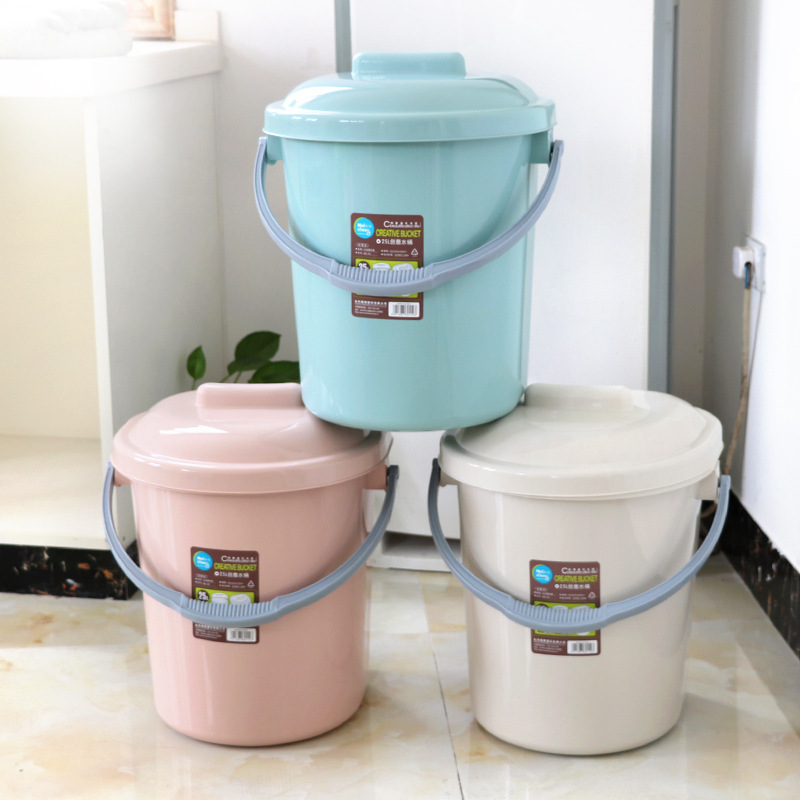 厂家直销耐摔圆形塑料水桶加厚多功能手提家用塑料桶带盖水桶批发
