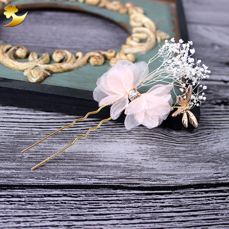Korean-style bride's eternal flower, starry sky headwear, hair accessories, hairpins, U-shaped clips, hairpins, wedding styling accessories Application Scenario
