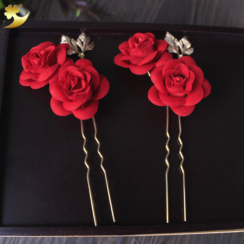 The bride's Chinese-style headwear, retro jujube red velvet rose hairpin and fork, wedding hair accessories, toasting dress accessories Application Scenario