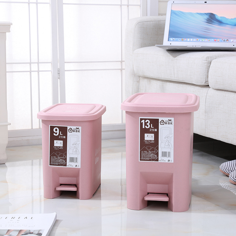 Large foot-operated trash can, thickened and covered foot-operated sanitary bucket for kitchen and living room, creative covered bathroom trash can Application Scenario
