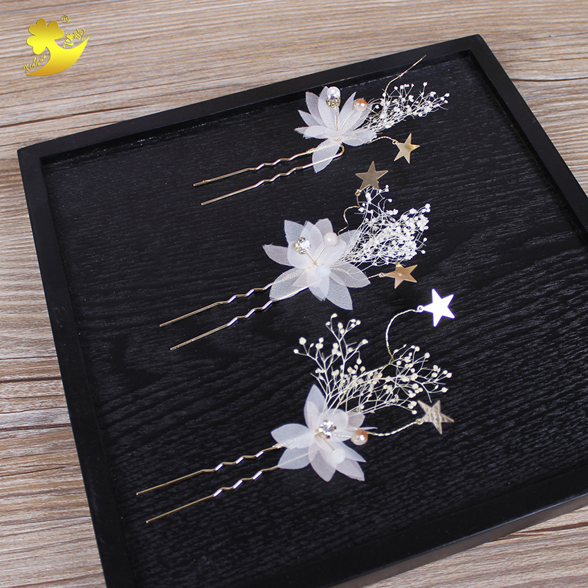 Xinyun's new Korean-style starry sky crystal hair clip is a fashionable and elegant bridal accessory and a vacation photography hair accessory Specification image