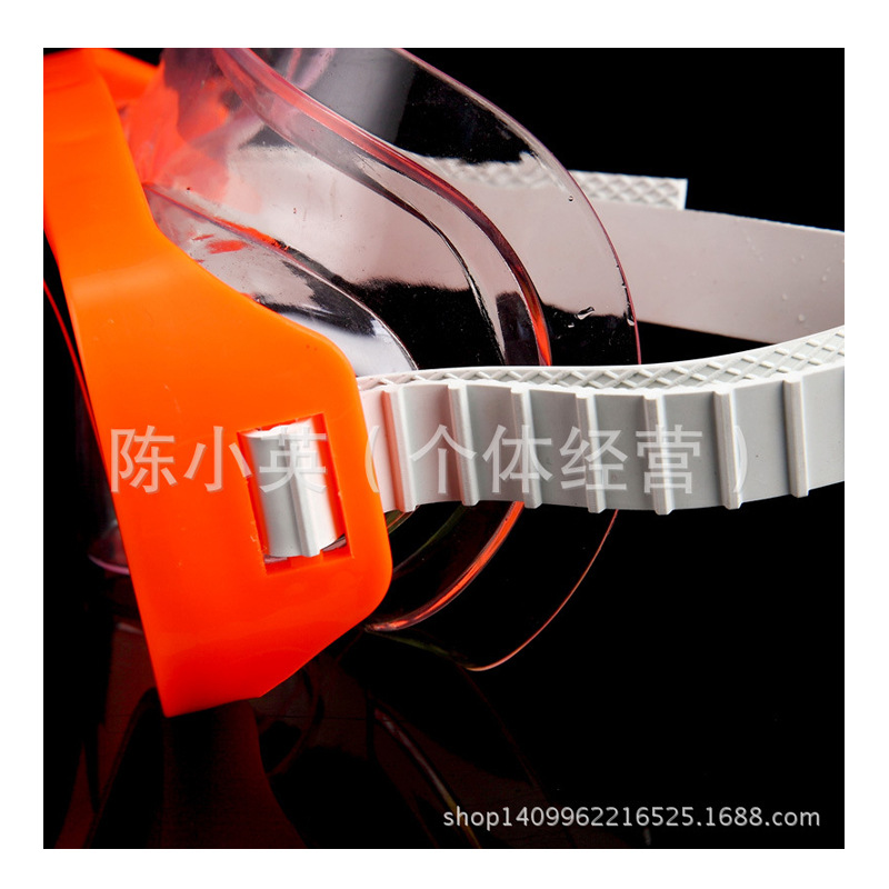 Factory direct sales of Zhongtong diving goggles, semi-dry breathing tubes, flippers, snorkeling equipment and diving supplies Application Scenario