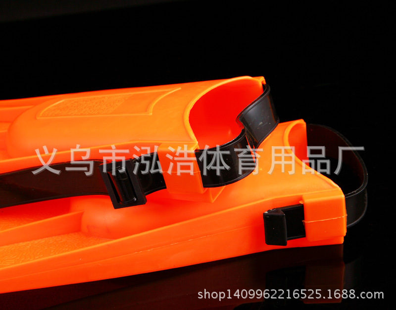 Supply high-quality silicone flippers for swimming assistance, swimming and diving flippers, and diving equipment and supplies Specification image