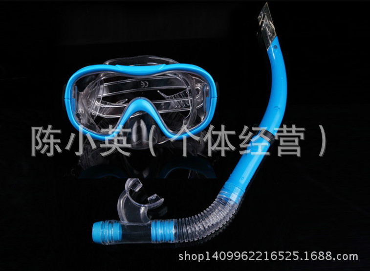 The manufacturer supplies super cool - genuine anti-fog diving goggles, swimming masks, dry breathing tubes and snorkeling equipment details Picture