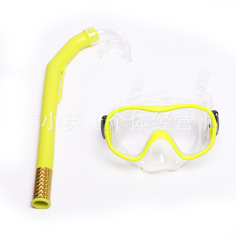 Factory direct sales of outdoor snorkeling three-treasure eco-friendly pvc diving goggles, breathing tubes and three-piece diving sets Application Scenario