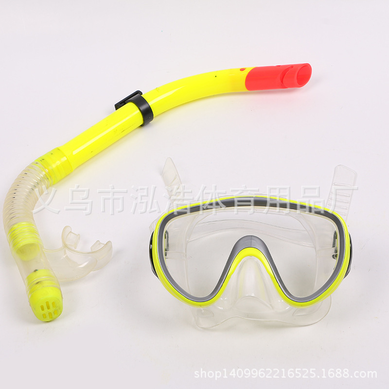 Wholesale of high-end silicone fully-fitted yellow diving goggles, outdoor snorkeling waterproof masks and breathing tubes details Picture