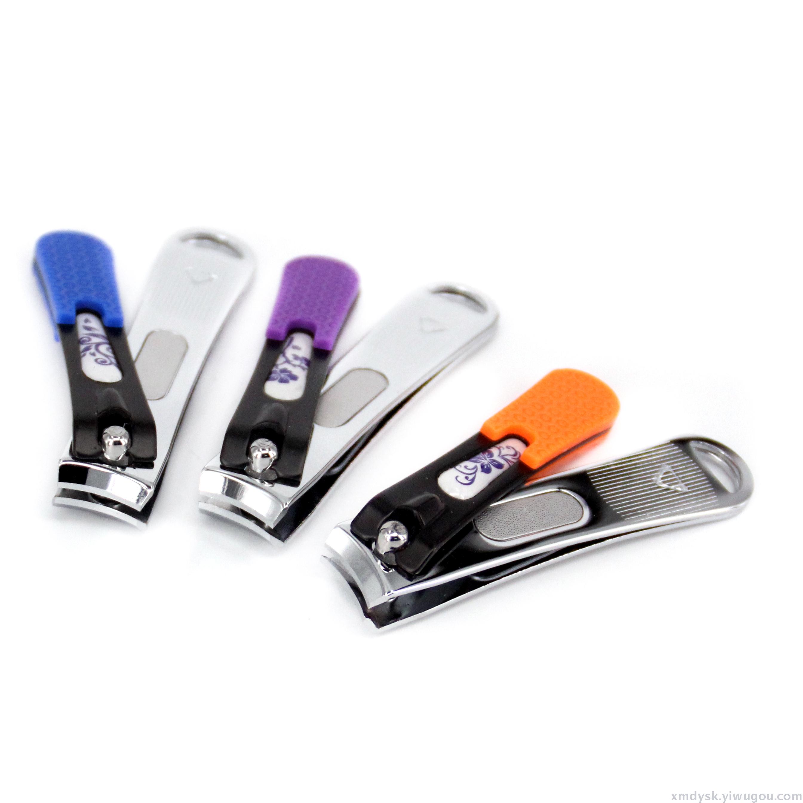 Xinmeida New large-sized nail clippers manufacturer wholesale spray painting nail trimming tools daily necessities wholesale 843AC-5 Application Scenario
