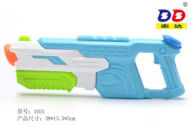 The 1031 water gun toy for children is a bestseller in summer full figure