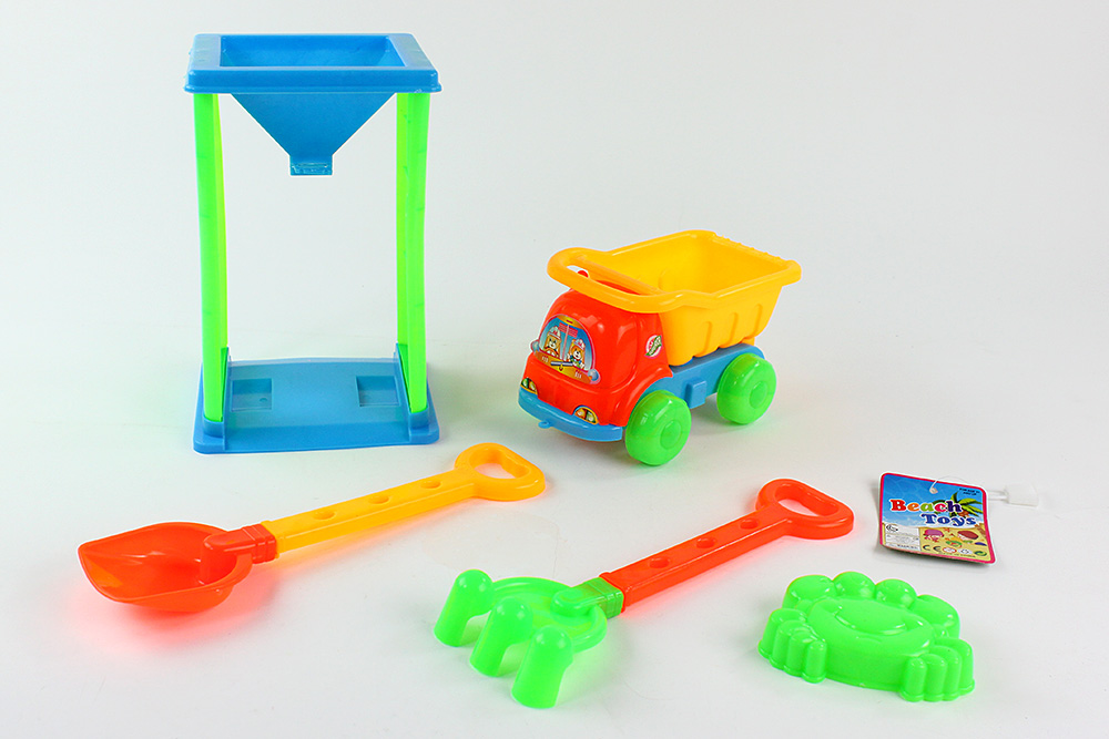 A 5-piece sandglass set of 8295-7A beach toys is selling well on Taobao
