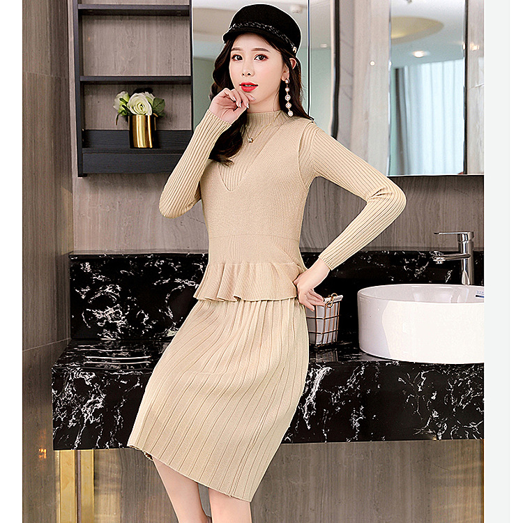 A new two-piece knitted vest dress for women's autumn and winter, featuring a ruffled hem and a long base layer sweater dress Application Scenario