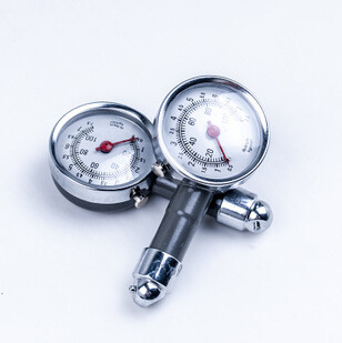 Direct sales and wholesale of mechanical high-precision tire pressure gauges, pressure measuring agents, automotive supplies, tire pressure gauges GL-829 Application Scenario