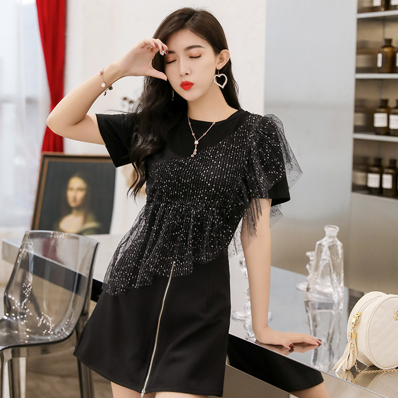 This two-piece, stylish and slimming set that covers the belly of a chubby girl and makes her look younger and slimmer is perfect for overweight women Specification image
