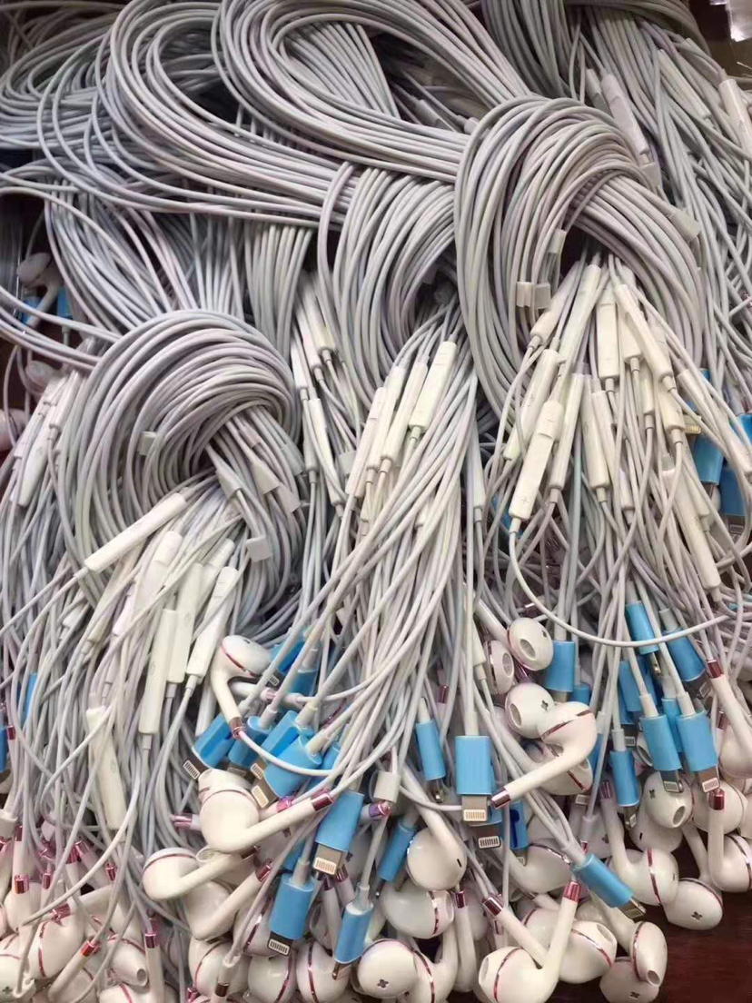 耳机实物图