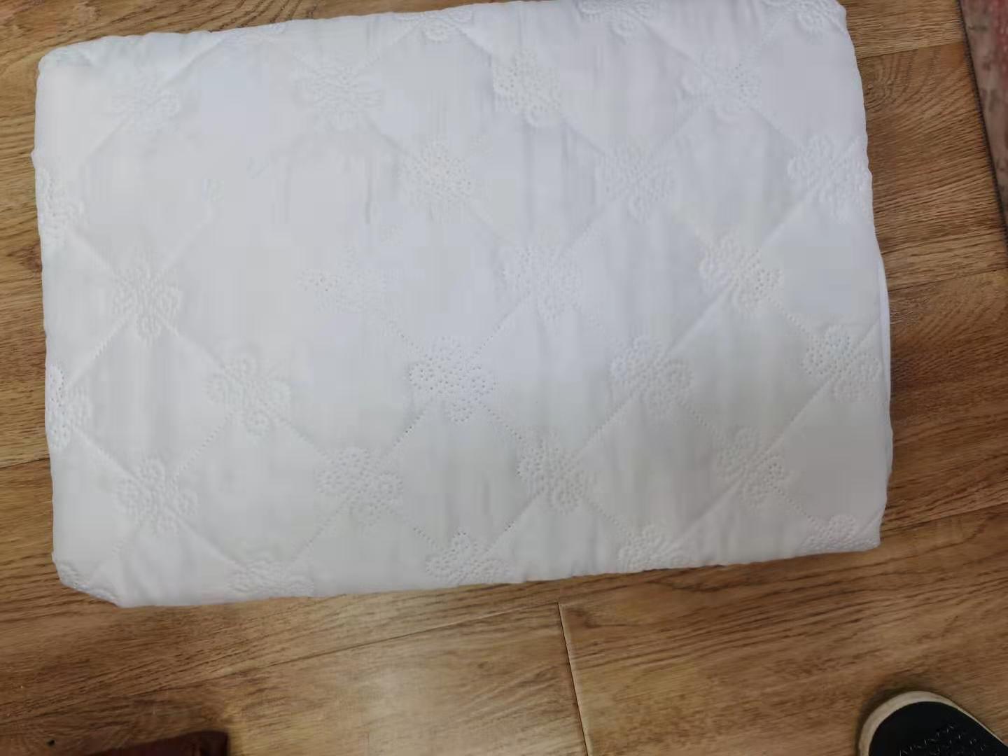 The plain ultrasonic summer blanket from the Philippines in Southeast Asia is 150*200