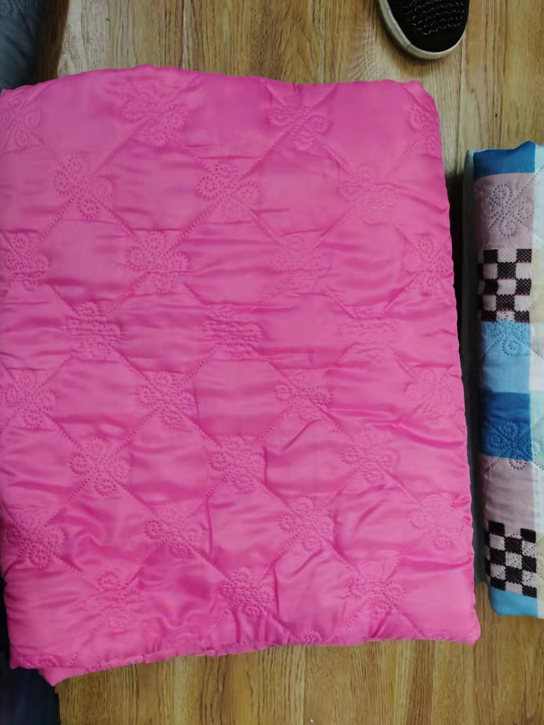 The plain ultrasonic summer blanket from the Philippines in Southeast Asia is 150*200 Application Scenario