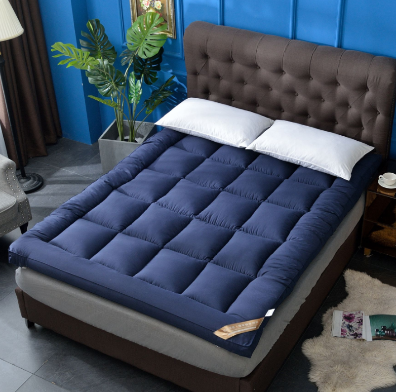 The hotel offers a 10cm thick, foldable and anti-slip soft down cotton mattress for sleeping naked in student dormitories details Picture