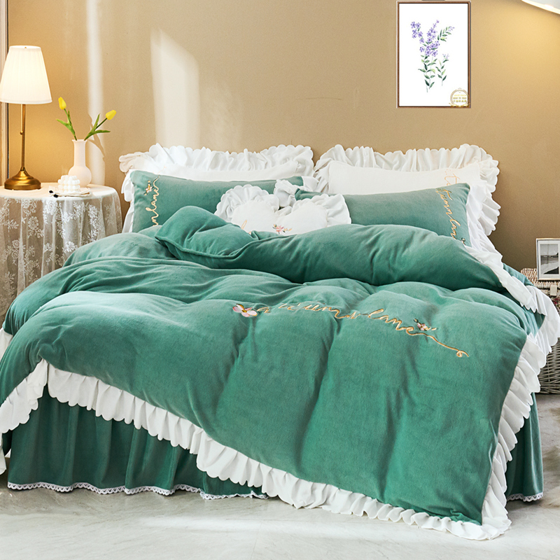 A warm, plain, thickened plush embroidered milk velvet four-piece bed skirt set, Winter Love song Specification image