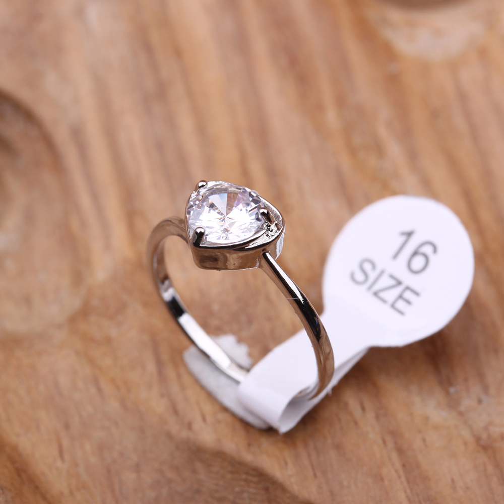 Pudding Station Boutique offers 2-carat simulated diamond zircon rings for women's engagement wedding photo rings details Picture