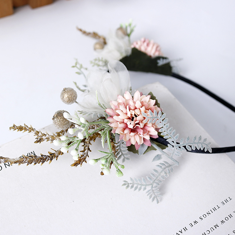 Independently packaged European and American hair bands, Christmas headbands, children and adults' headwear, birthday party flower hair accessories Application Scenario