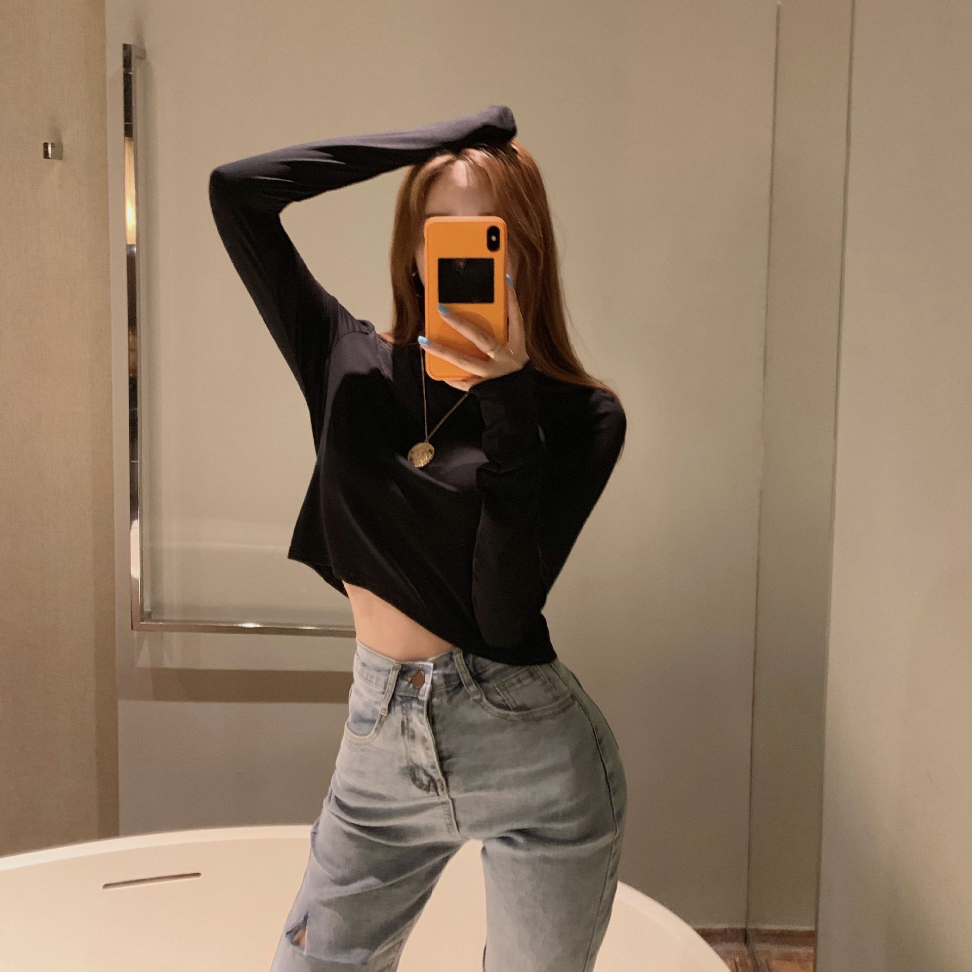 Simple solid-color T-shirt, new summer style crop top, versatile round-neck slim long-sleeved base layer, women's short top Application Scenario