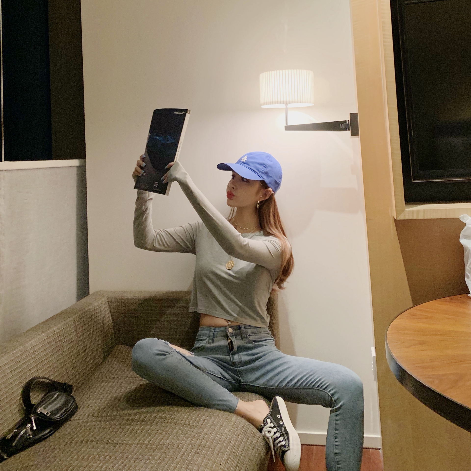 Simple solid-color T-shirt, new summer style crop top, versatile round-neck slim long-sleeved base layer, women's short top details Picture