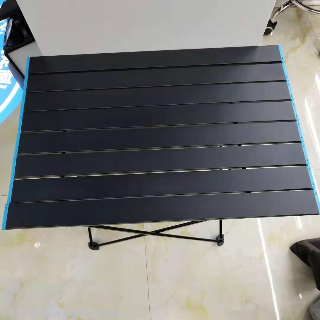 电池/灯/电筒(电子)白底实物图