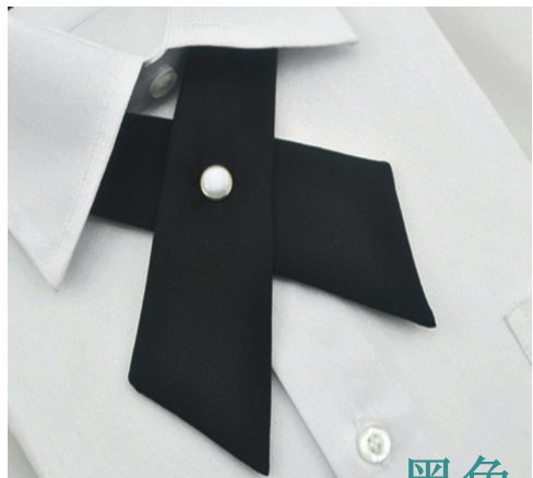 A 5-centimeter single-color cross-knot tie for a man's wedding in red, black, white, blue, yellow and cyan. A narrow hand-tied tie for a woman's entertainment Application Scenario