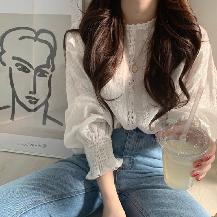 In stock: Korean ins sweet style girls' fresh and youthful lace hook flower lantern long-sleeved shirt women's top