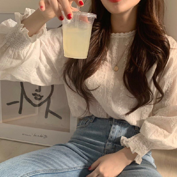 In stock: Korean ins sweet style girls' fresh and youthful lace hook flower lantern long-sleeved shirt women's top details Picture