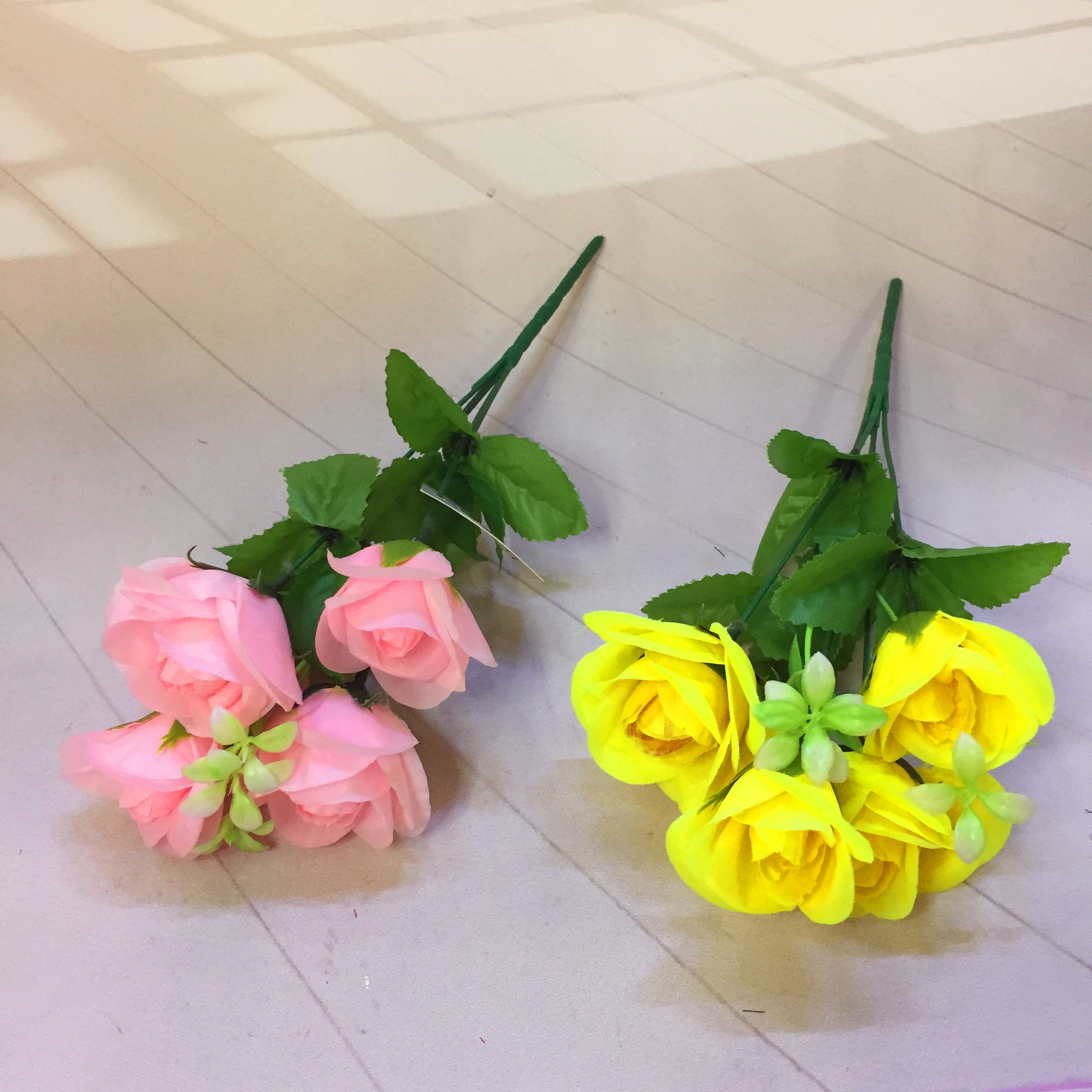 Factory direct sales of 5 artificial flowers of Yilanmei Specification image