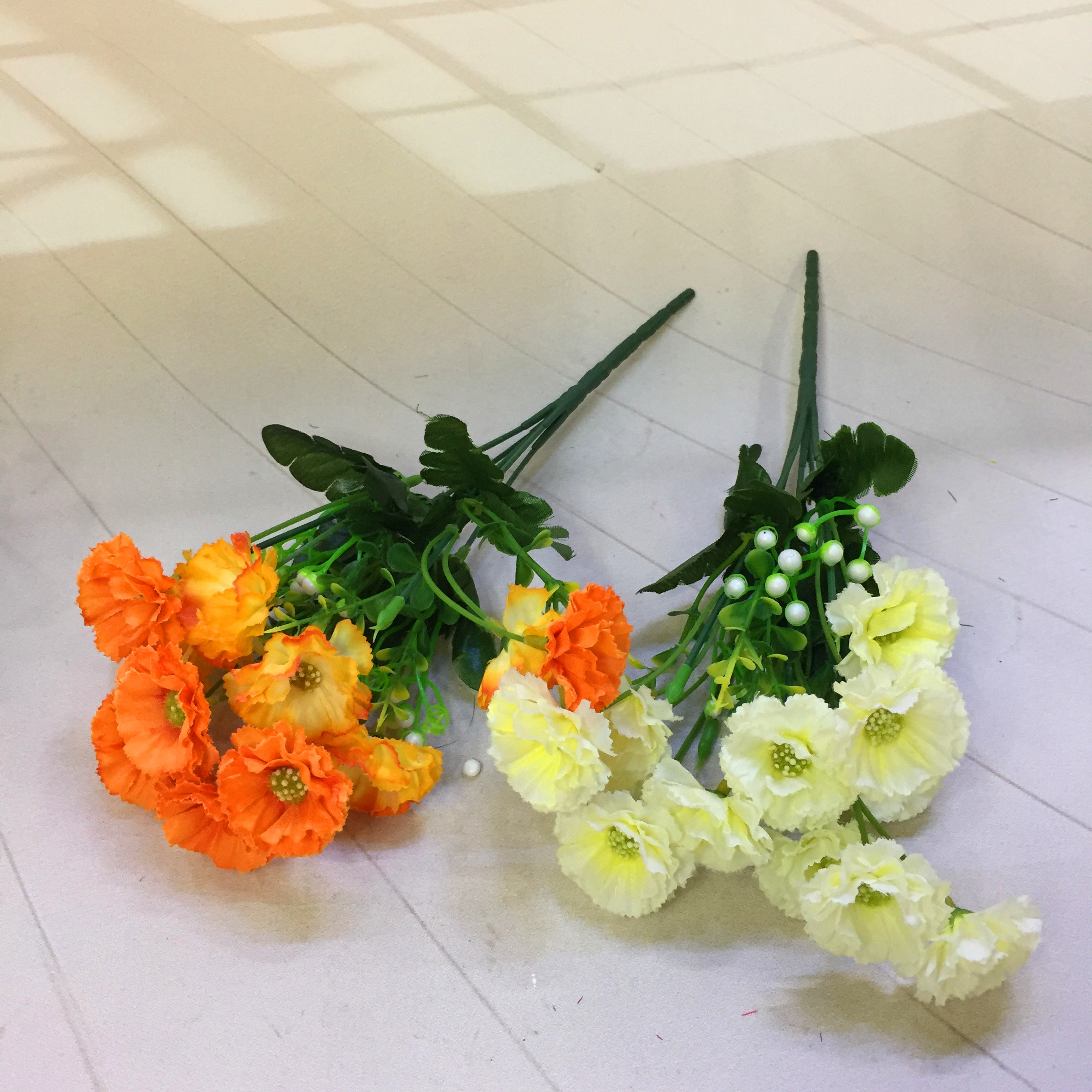 Factory direct sales of 5-head 12-flower lilac artificial flowers Item Picture