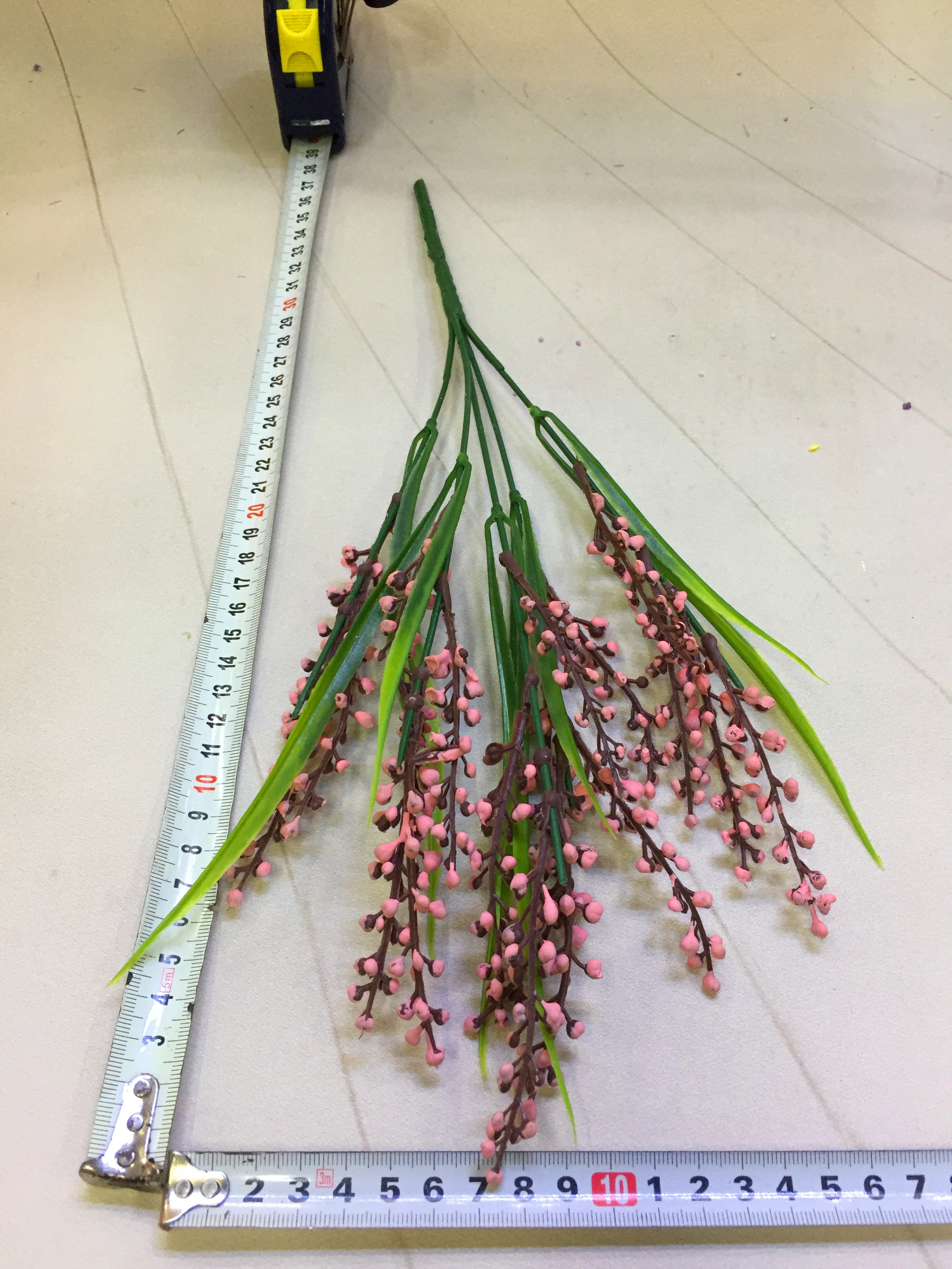 Factory direct sales of 5-head bamboo-leaf pearl fruit artificial flowers Item Picture