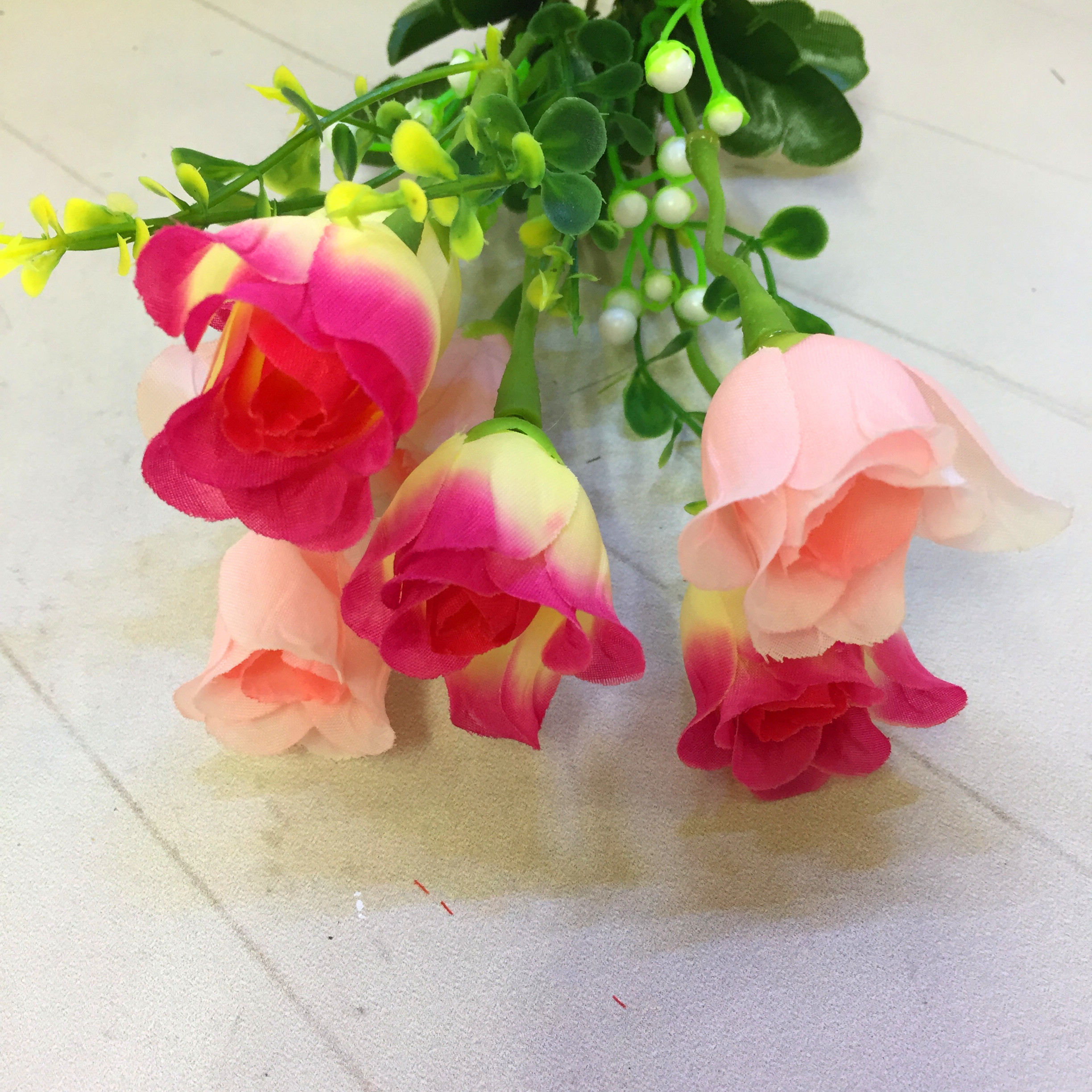 Factory direct sales of 5-head 7-flower crystal bud artificial flowers