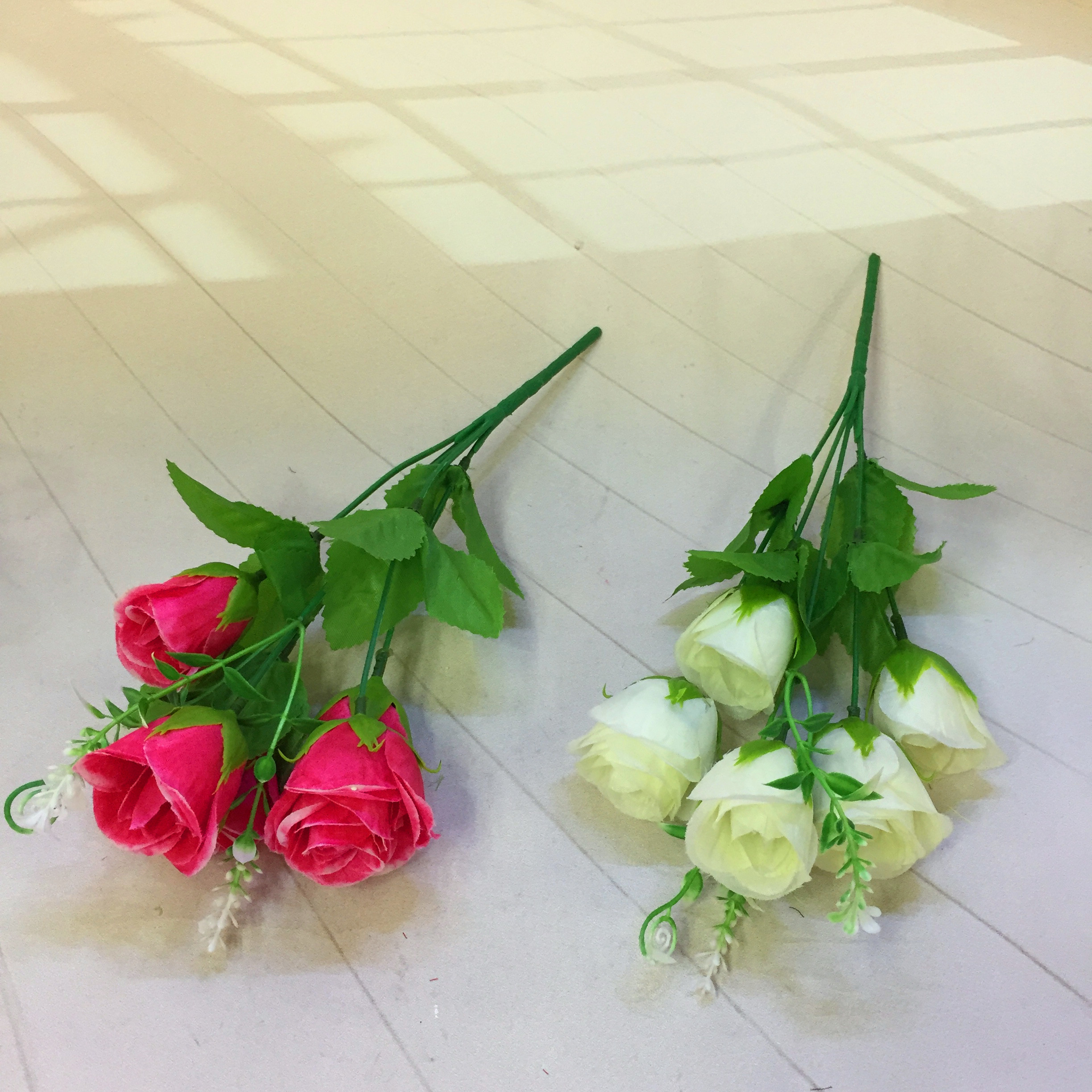 Factory direct sales of 5 artificial water hibiscus flowers Application Scenario