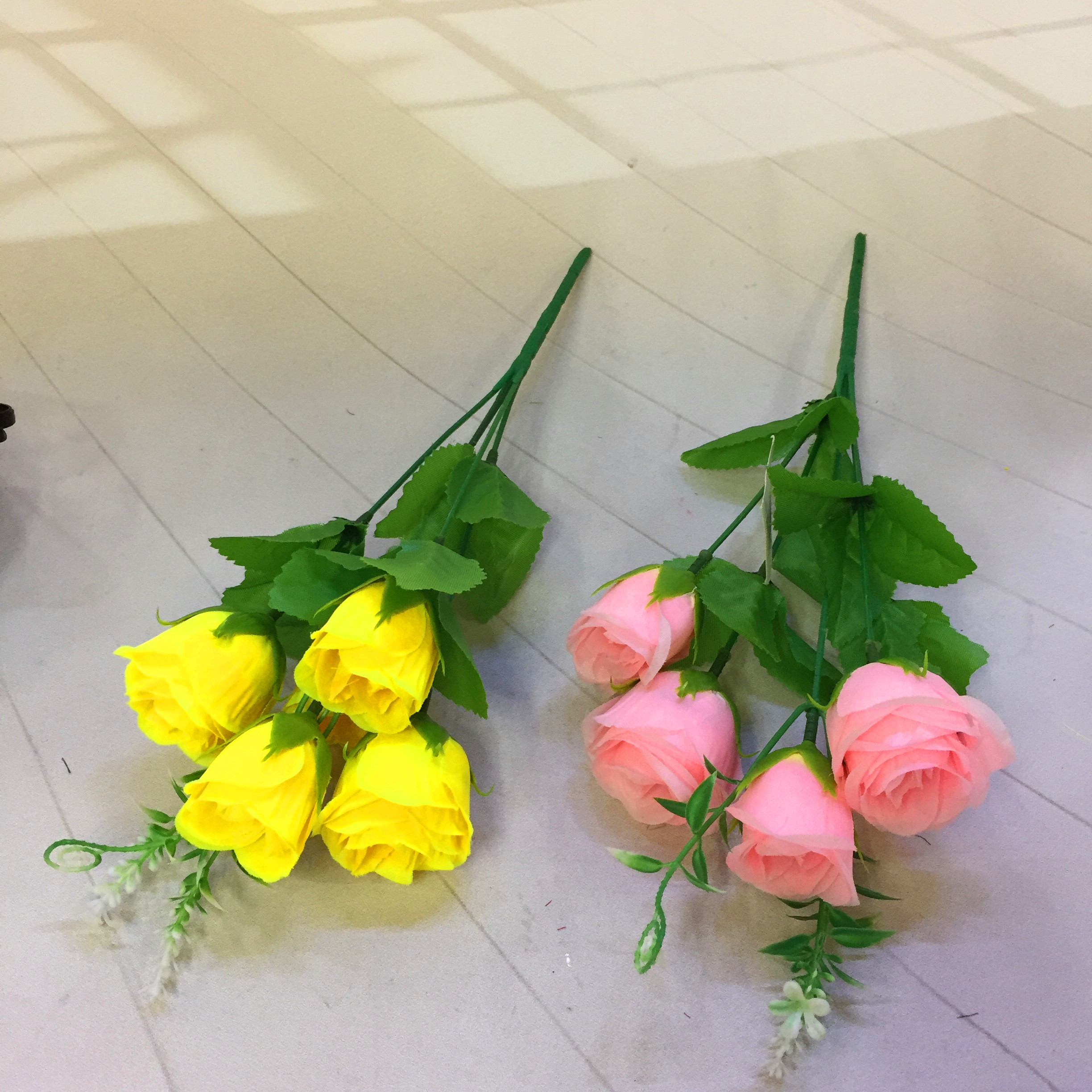 Factory direct sales of 5 artificial water hibiscus flowers Specification image
