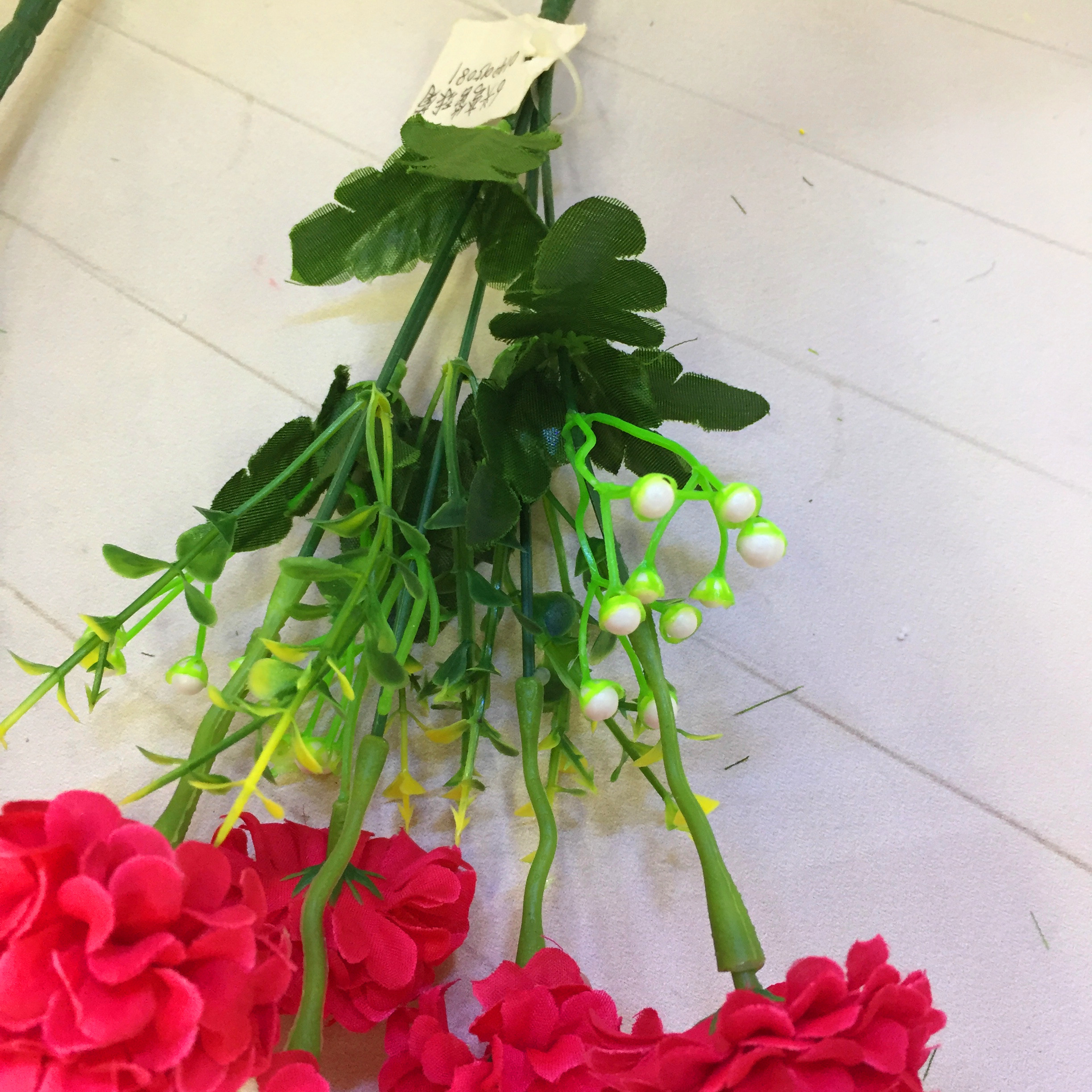 Factory direct sales of 5-head 6-flower curved tube chrysanthemum artificial flowers Item Picture